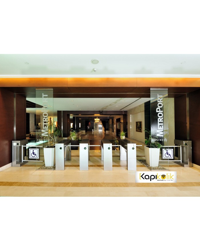 700 E N1